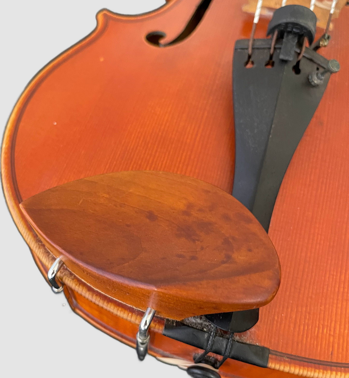Frisch and Denig "Brandt" raised viola Chinrest